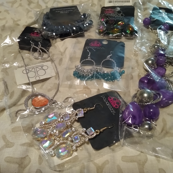 paparazzi Jewelry - Paparazzi Bundle of 10 Pieces... C